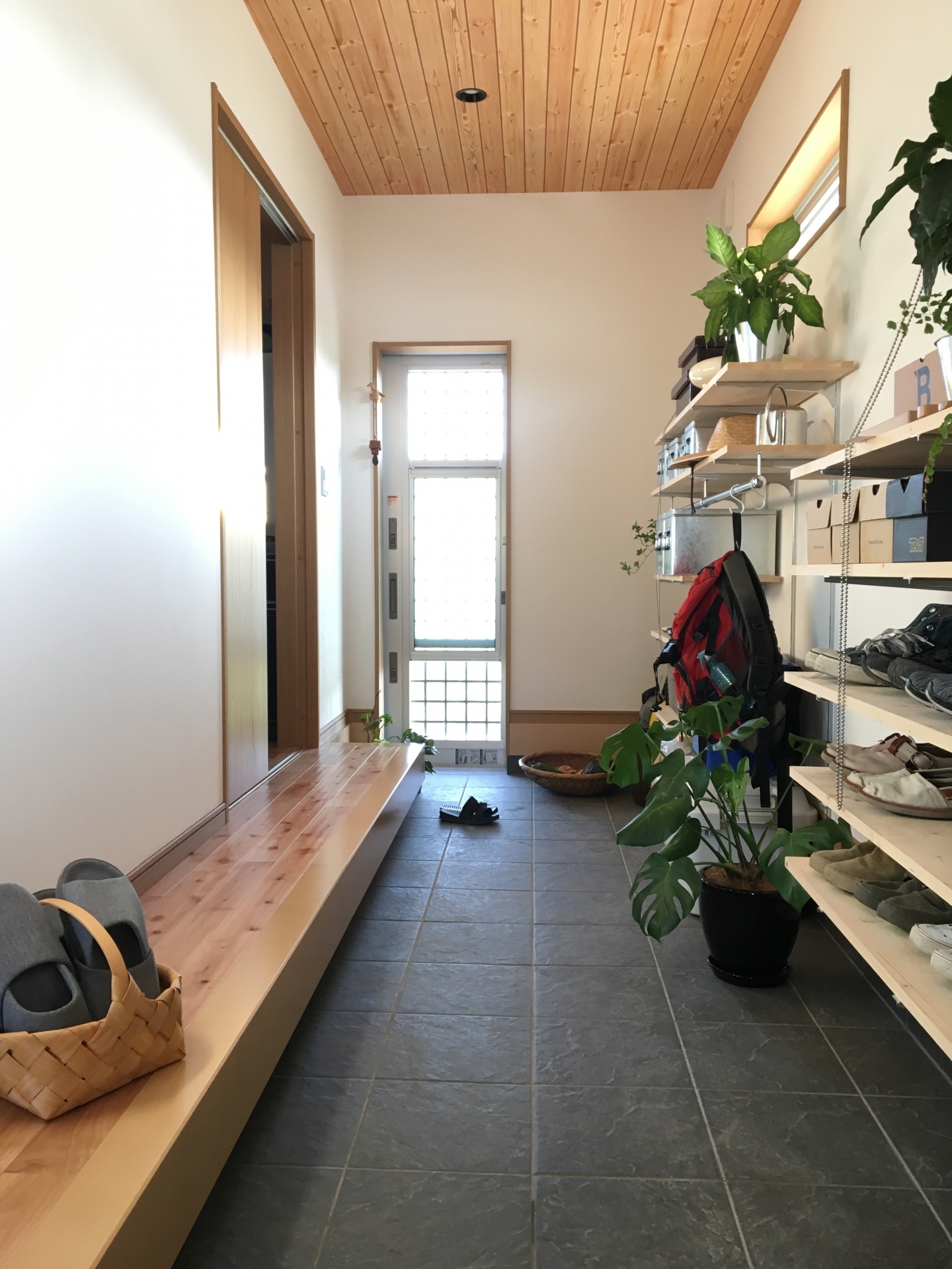 通り土間 でおしゃれで異質な空間を 株式会社 藤島建設